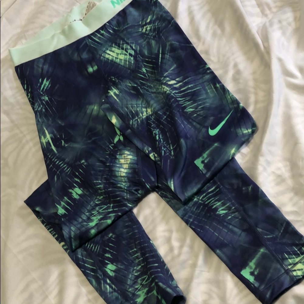 Women’s Nike Dri-fit leggings